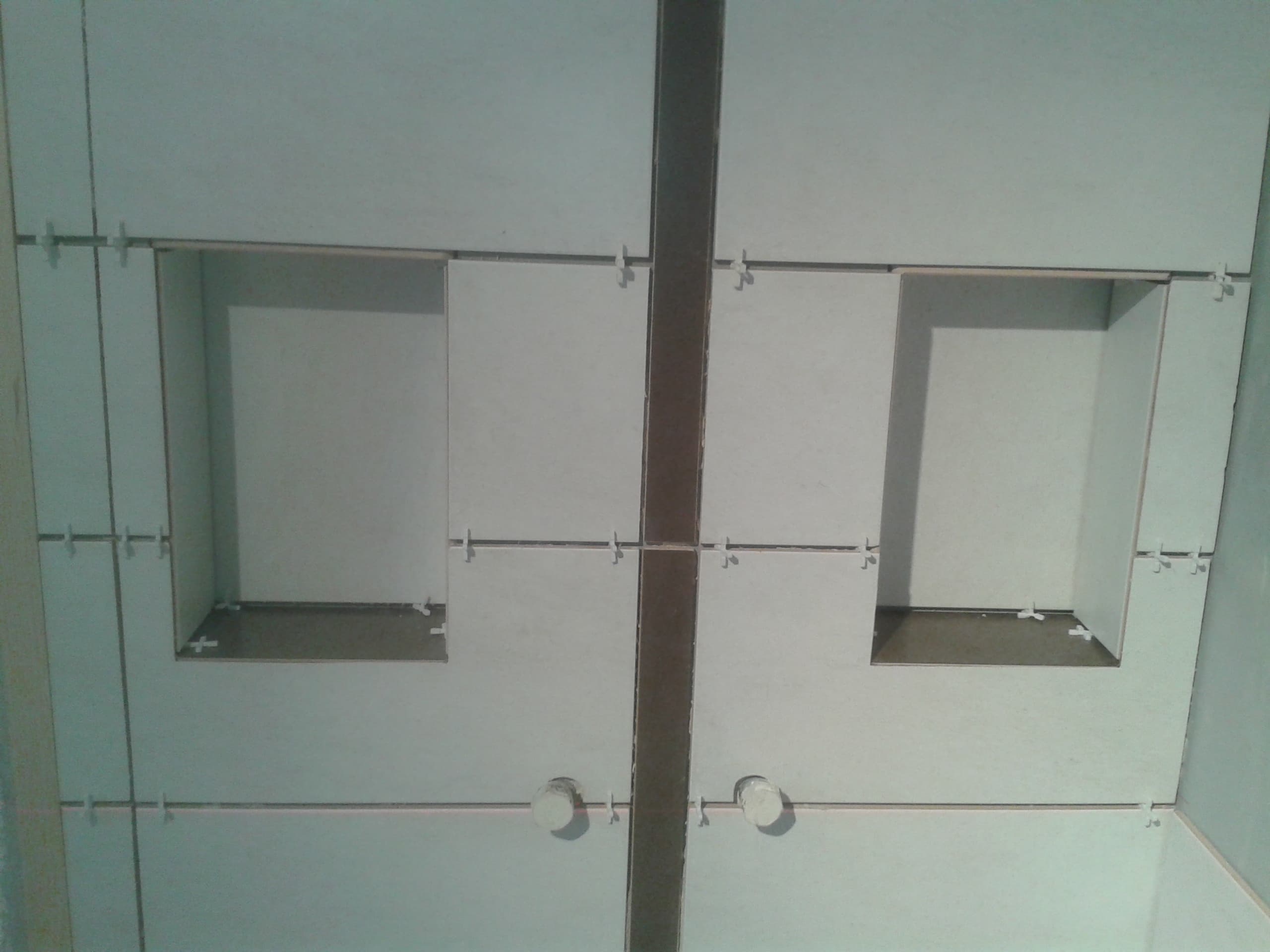 Niches carrelées douche